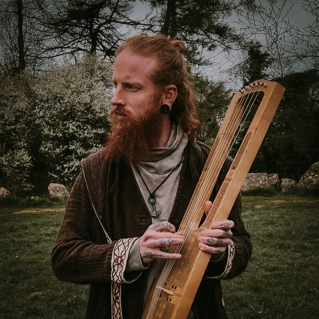 Ancientskin - nordische tätowierung in Deutschland, Schweden. Handpoked Nordic Tattoo